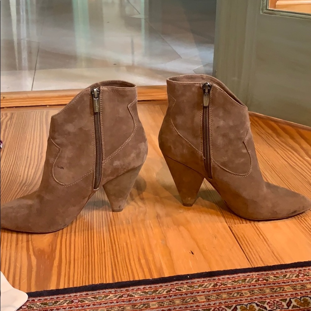 Boots - Picture 2 of 3